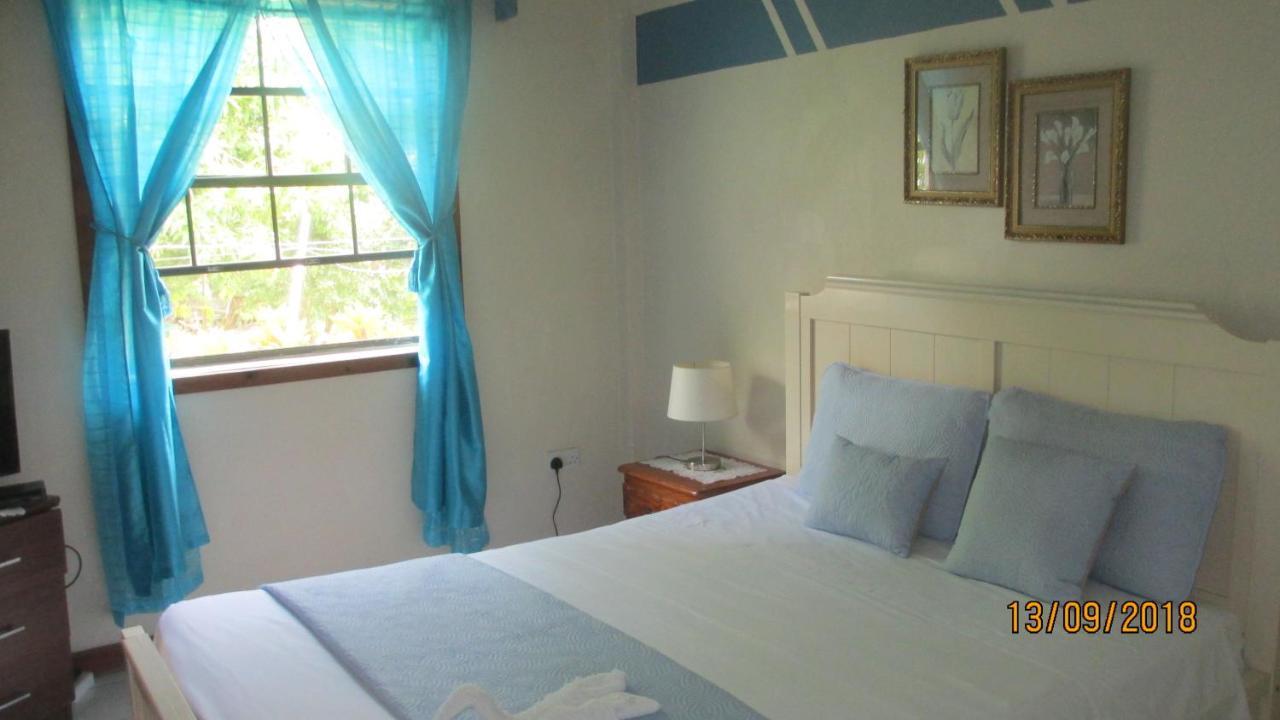 Tropical Breeze Vacation Home And Apartments 그로스 아일릿 외부 사진