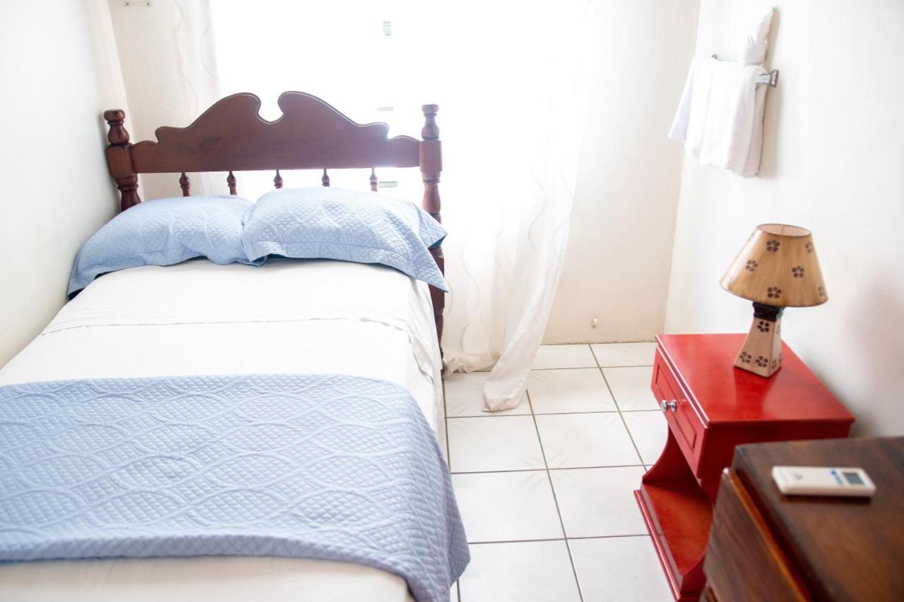 Tropical Breeze Vacation Home And Apartments 그로스 아일릿 외부 사진