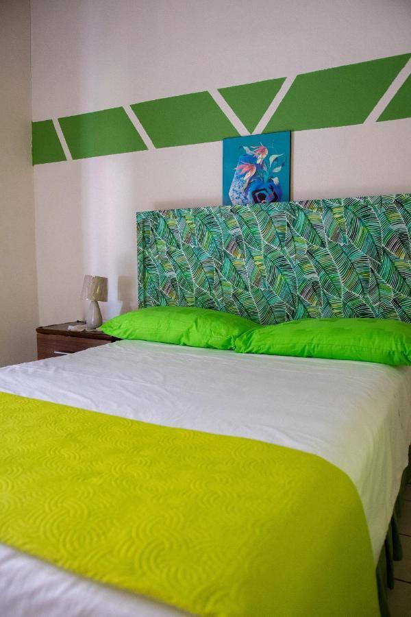 Tropical Breeze Vacation Home And Apartments 그로스 아일릿 외부 사진