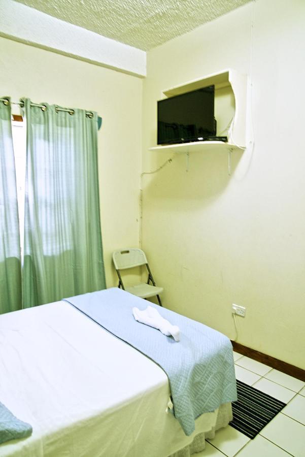 Tropical Breeze Vacation Home And Apartments 그로스 아일릿 외부 사진